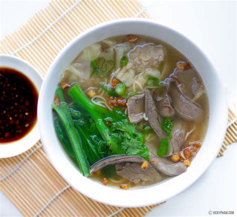 Chinese-Style Pork & Organ Noodle Soup (Mi Nguoi Hoa) — Vicky Pham