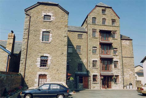 File:Williams Builth Wells 1990 2.jpg - Brewery History Society Wiki