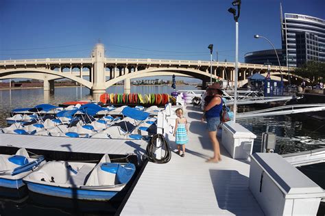 Boating at Tempe Town Lake - Phoenix With Kids