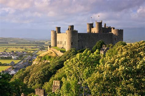 Harlech Castle, Wales Beautiful Castles, Beautiful World, Places To See, Places Ive Been, Welsh ...