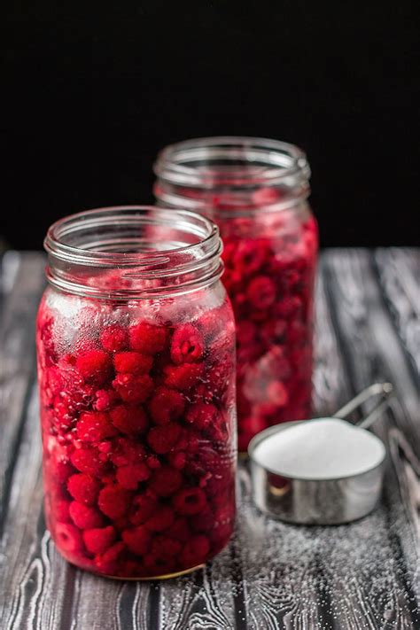 How to Make Raspberry Liqueur Raspberry Bellini, Raspberry Cocktail ...