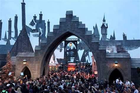 Wizarding World Hollywood’s Opening Day – EndorExpress