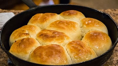 Amazing Easy Buttermilk Rolls Made In The Bread Machine ⋆ Farmhouse-bc