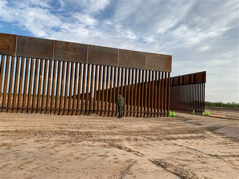 EXCLUSIVE: Border Report tours site of new border wall at South Texas ...