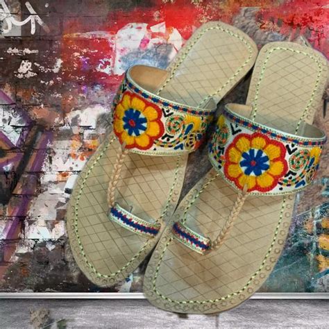 Traditional Kolapuri Chappal-Ladies Leather Sole-KC-040 - Amber Noman