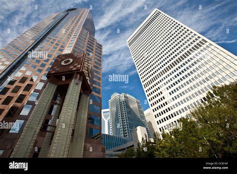 Wells fargo headquarters hi-res stock photography and images - Alamy