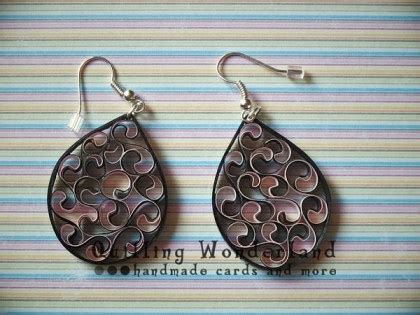 Paper earrings in quilling