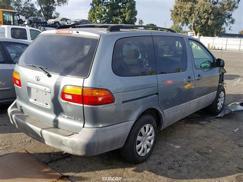 2000 Toyota Sienna XLE | Salvage & Damaged Cars for Sale