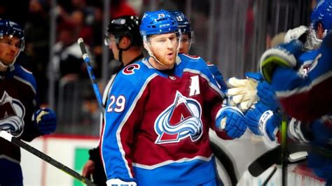 NHL roundup: Nathan MacKinnon's hat trick highlights Avs' rout