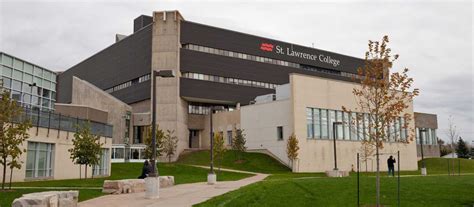 St. Lawrence College asks students to sign COVID-19 liability waiver : canada