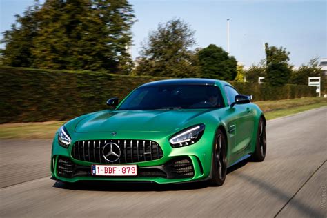 2020 Mercedes-Benz AMG GT-R : pure intimidation