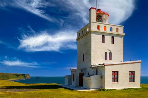 The Ultimate Guide to the Top 10 Lighthouses in Iceland