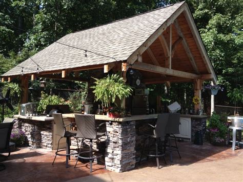 Beautiful Outdoor Pizza Kitchen with a professional grade Wood Fired Pizza Oven! | Backyard ...