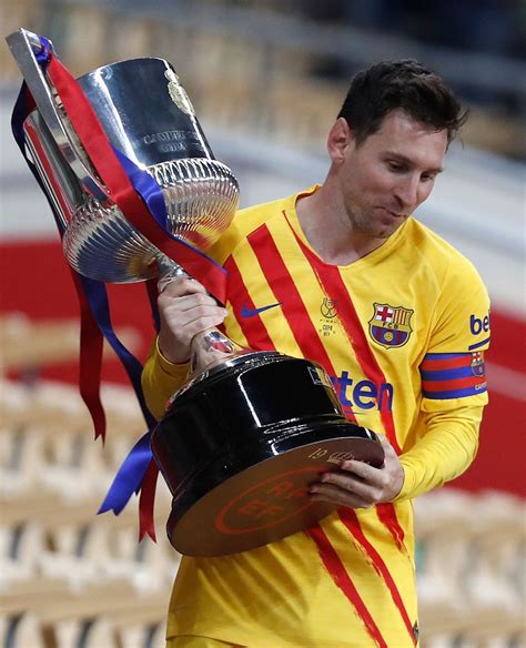 Messi nets 2, Barcelona beats Bilbao 4-0 to win Copa del Rey