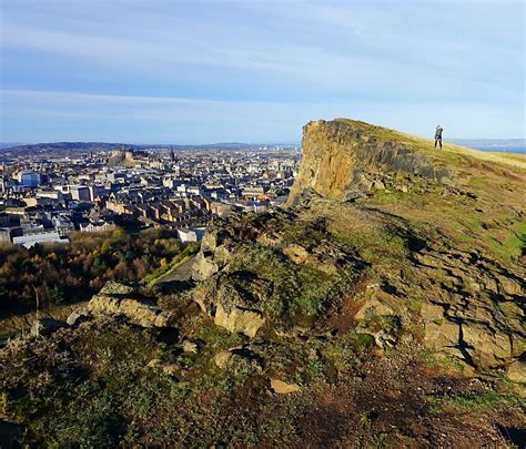 Guide to Climbing Arthur's Seat in Edinburgh - Mint Notion