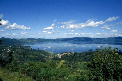 Lake Bosumtwi - Ghana... #Asteroid #ImpactCrater #Meteorite Before the asteroid hit, there was a ...