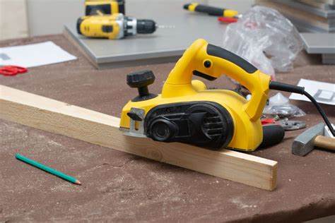 9 Must-Have Woodworking Power Tools To Power Up Your Workshop