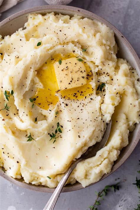 Garlic Mashed Potatoes Recipe – WellPlated.com