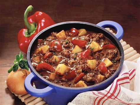 Chili con Carne mit Kartoffeln Rezept | EAT SMARTER