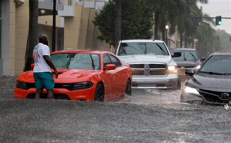 Fort Lauderdale airport closes as severe storms cause flash floods ...