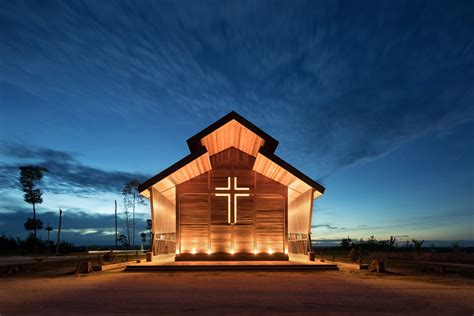 desymbol: Oikumene Church in Indonesia made entirely from wood