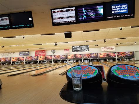 Bowling Alley «East Islip Lanes Inc», reviews and photos, 117 E Main St, East Islip, NY 11730, USA