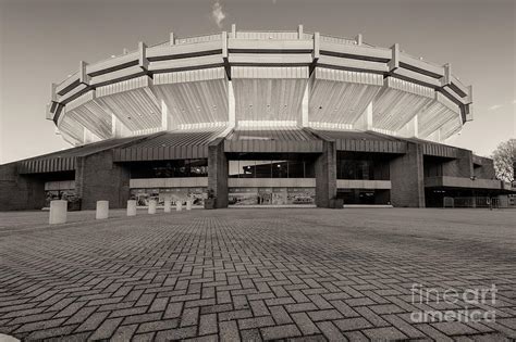 Richmond Coliseum Photograph by Ava Reaves - Pixels