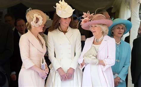 The Ultimate Tea Party Attire Guide: What To Wear To A Tea Party - Yoper