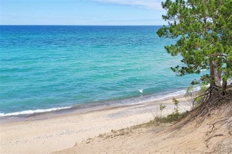 Pictured Rocks beaches: 7 Lake Superior beaches in Michigan in the UP's ...