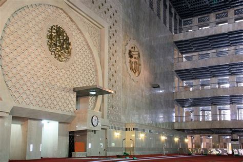 Simbol Islam dan Indonesia dalam Desain Masjid Istiqlal - Written