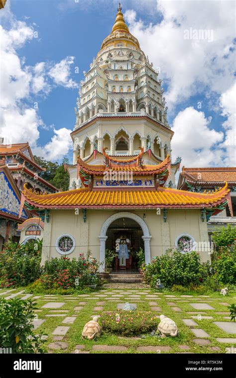 Kek Lok Si Buddhist Temple Ban Po Thar Pagoda, George Town, Penang, Malaysia. Largest Buddhist ...