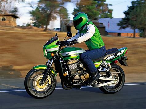 KAWASAKI ZRX1200R - Review and photos