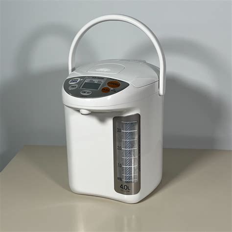 ZOJIRUSHI WATER BOILER/ WARMER