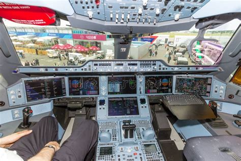 Airbus A350 cockpit editorial photo. Image of paris, panel - 55907951