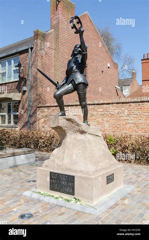 Statue of King Richard III in Leicester Cathedral Gardens Stock Photo ...