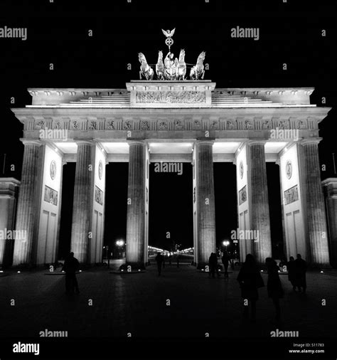 Brandenburg Gate at night Stock Photo - Alamy