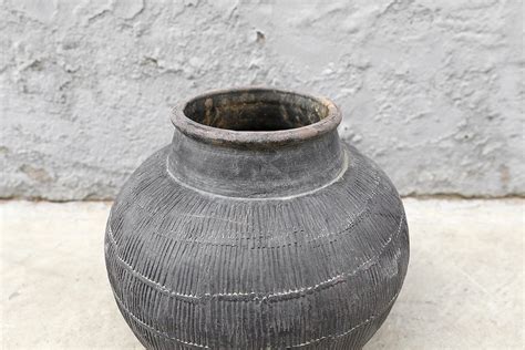 Antique Black Pottery Vase - Clubcu