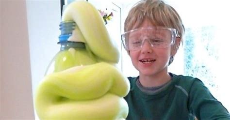 Easy Science Experiments To Blow Your Kids' Minds