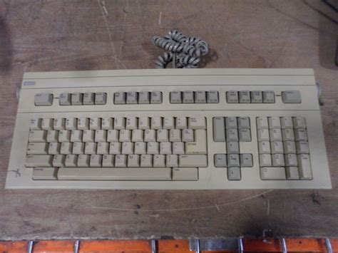 Lot of (3) Wang Vintage Keyboards 725-3155 USA | Keyboards, Vintage ...