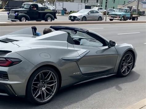 [SPIED] 2023 Corvette Z06 Convertible in Hypersonic Gray with 3LT Blue Interior - Corvette ...