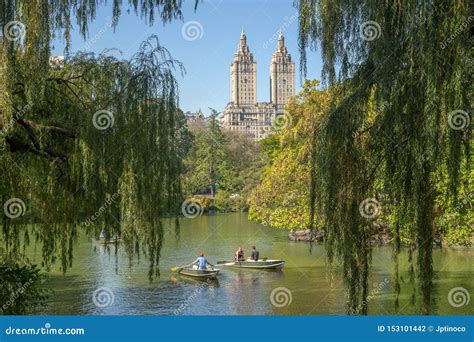 Boats at Central Park, NYC editorial photography. Image of rowing - 153101442