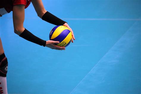 Libero, Volleyball - What Is the job? - Volleyball Gear Guide | Sports, Volleyball players ...