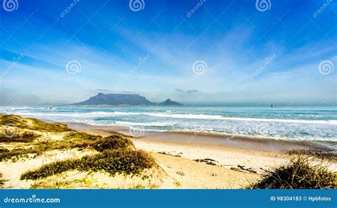 Early Morning View of Cape Town and Table Mountain Stock Image - Image of africa, ocean: 98304183