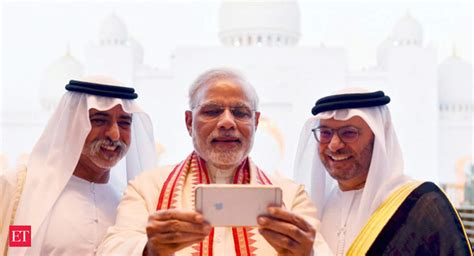 PM Narendra Modi visits Sheikh Zayed Grand Mosque in UAE - The Economic Times