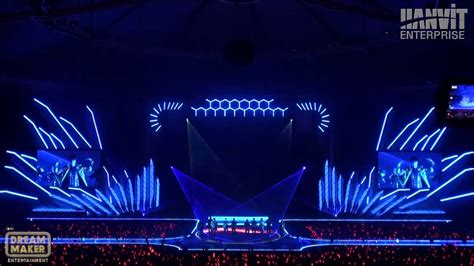 TVXQ! concert_Rising sun_LASER - YouTube