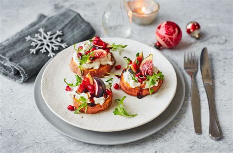 Roasted sweet potato rounds | Tesco Real Food | Recipe | Starters recipes, Christmas entrees ...