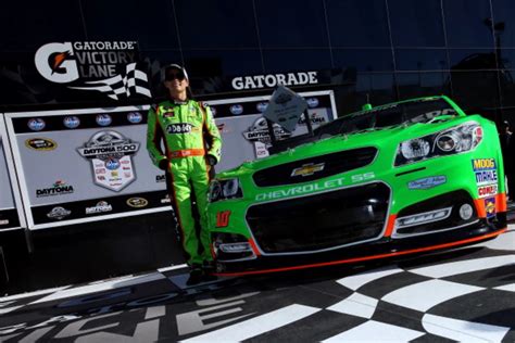 Danica Patrick: First Woman To Lead Laps In Daytona 500 [VIDEO]