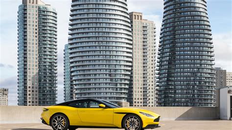 2020 Aston Martin DB11 V8 Coupe Review | AutoTrader.ca