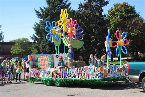 Unique Ideas For Christmas Parade Floats : Complete Holiday Parade Float Decorating Kit - Parade ...