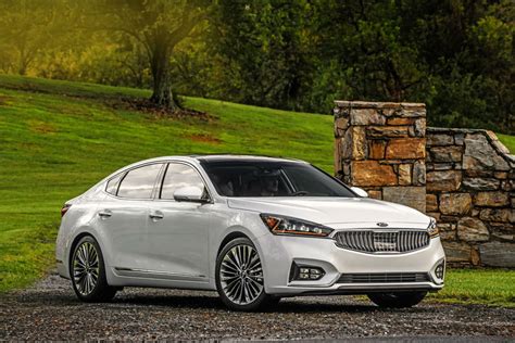 2018 Kia Cadenza Review - CarsDirect